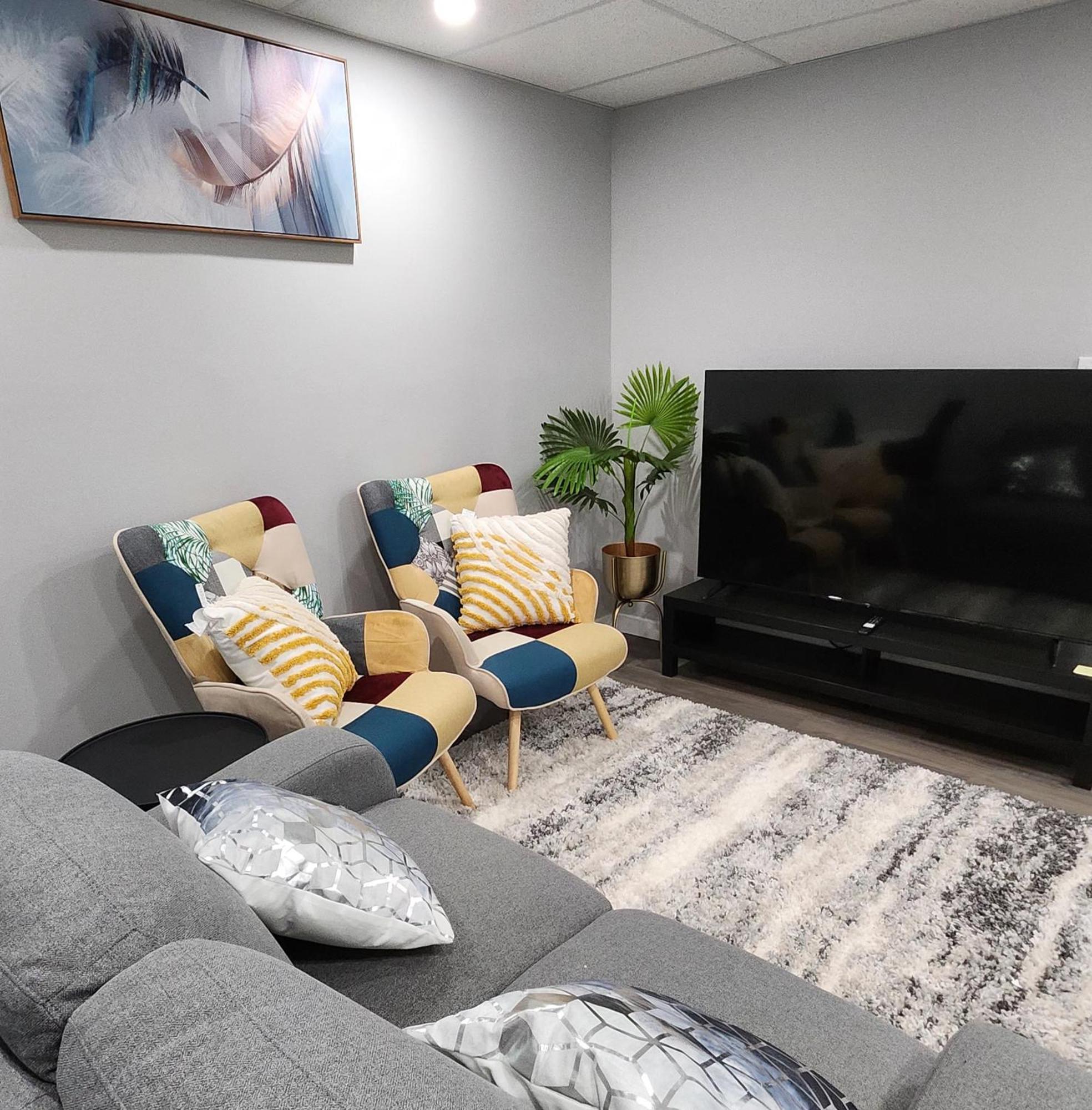 Entire Basement Suite With Private Entrance Winnipeg Zewnętrze zdjęcie