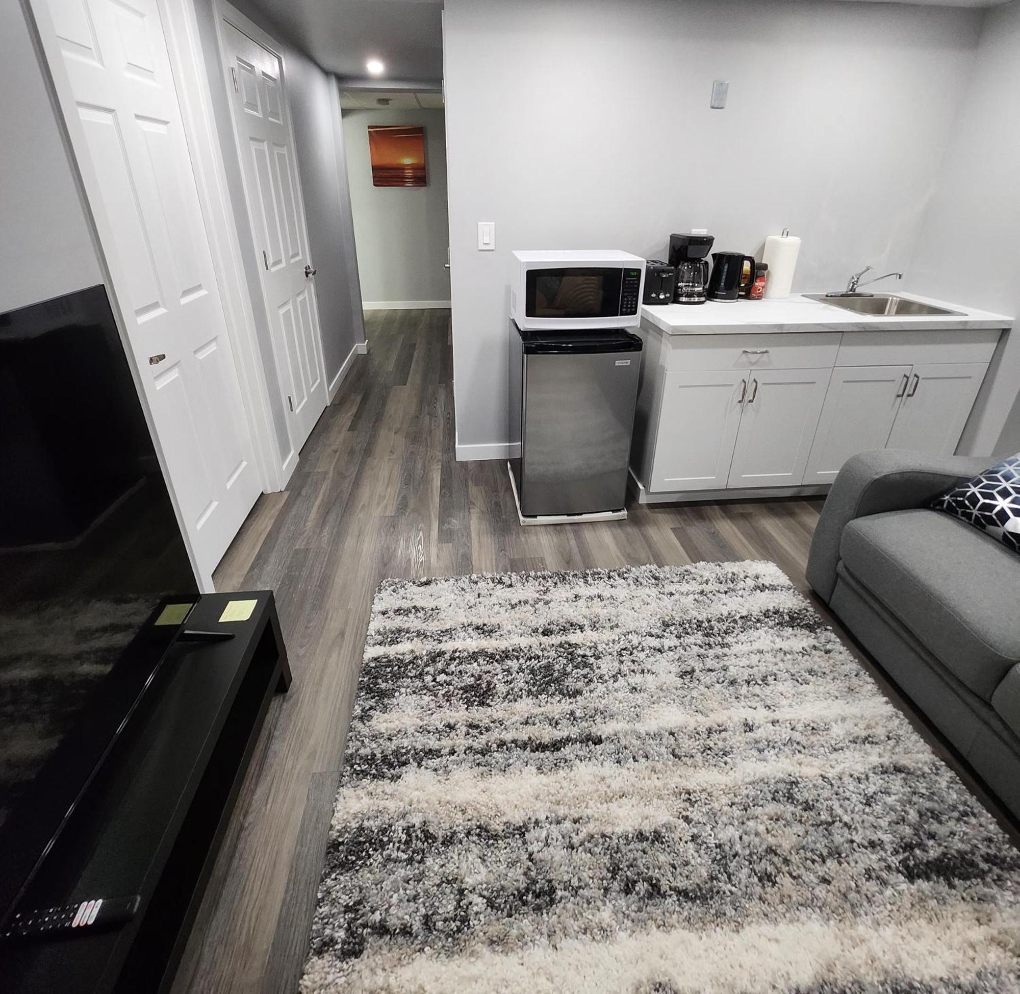 Entire Basement Suite With Private Entrance Winnipeg Zewnętrze zdjęcie