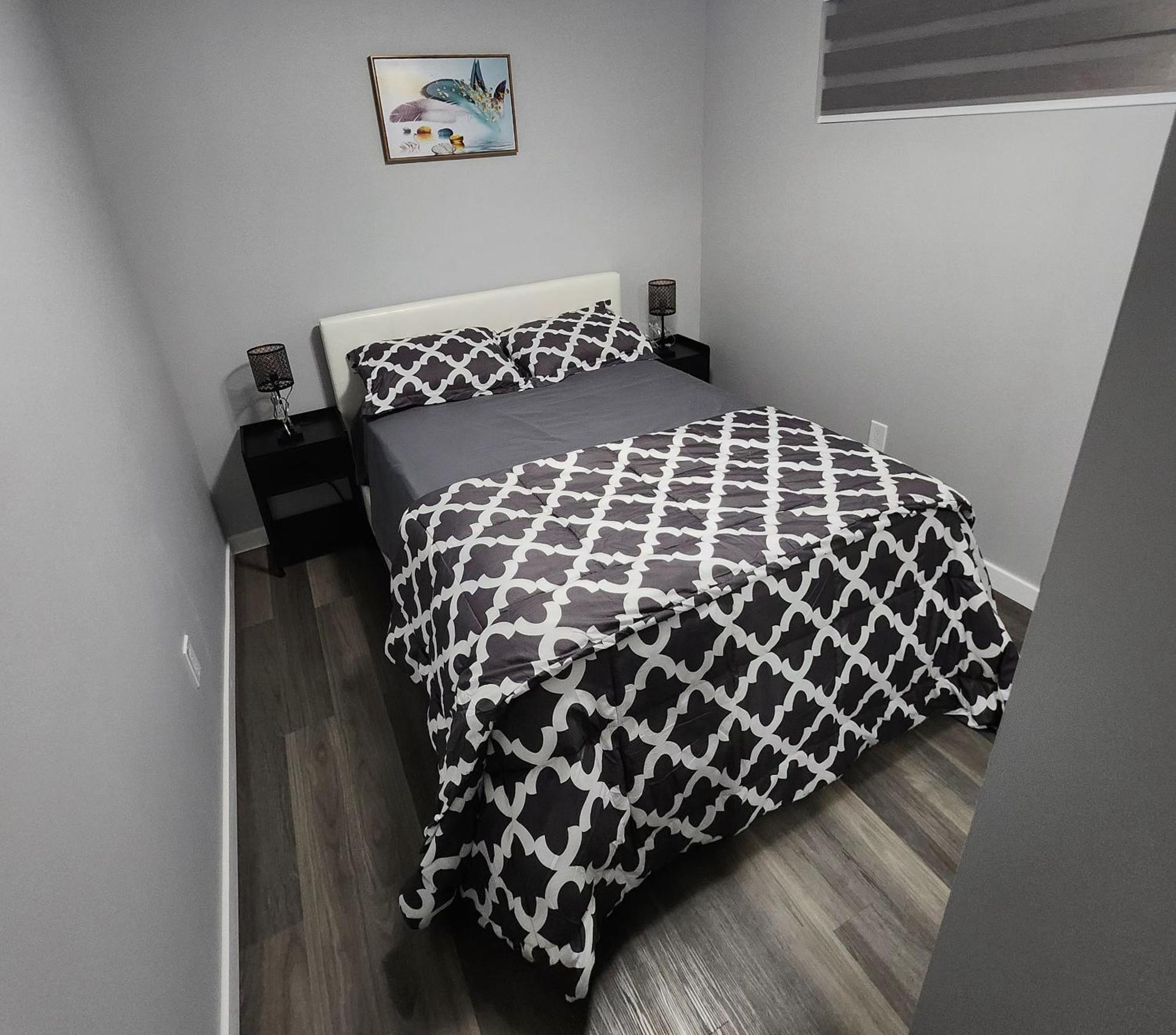 Entire Basement Suite With Private Entrance Winnipeg Zewnętrze zdjęcie