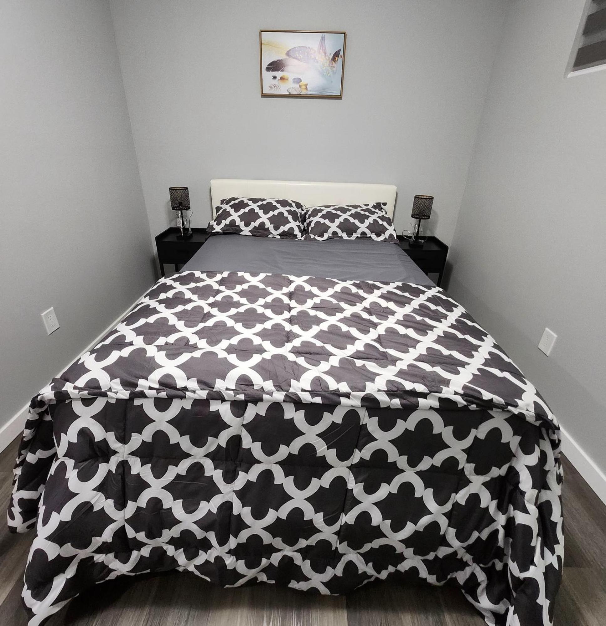 Entire Basement Suite With Private Entrance Winnipeg Zewnętrze zdjęcie
